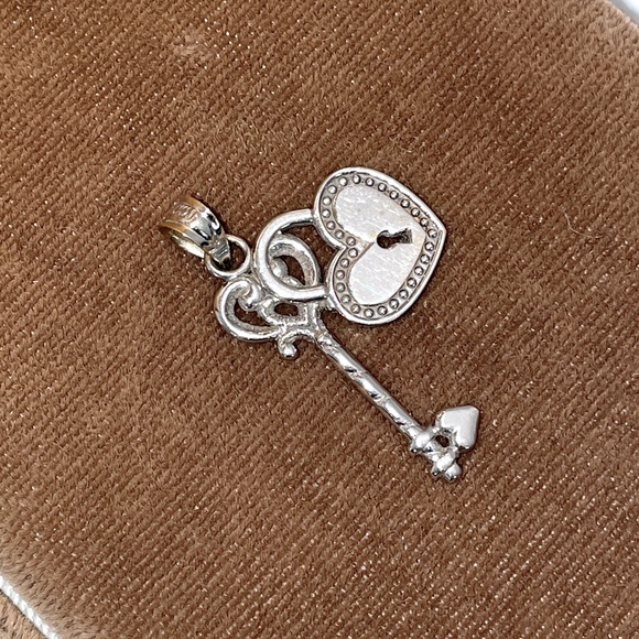 Solid Stamped 14K White Gold Padlock Key Pendant Charm for Necklace Bracelet - Picture 2 of 8